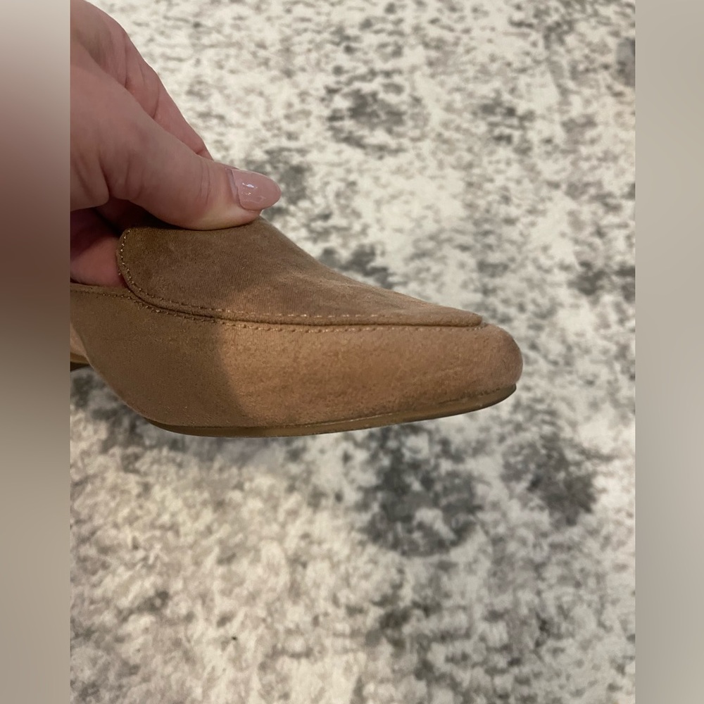 4/$20 Neutral flats — suede feel. Sz 7 - Picture 3 of 5